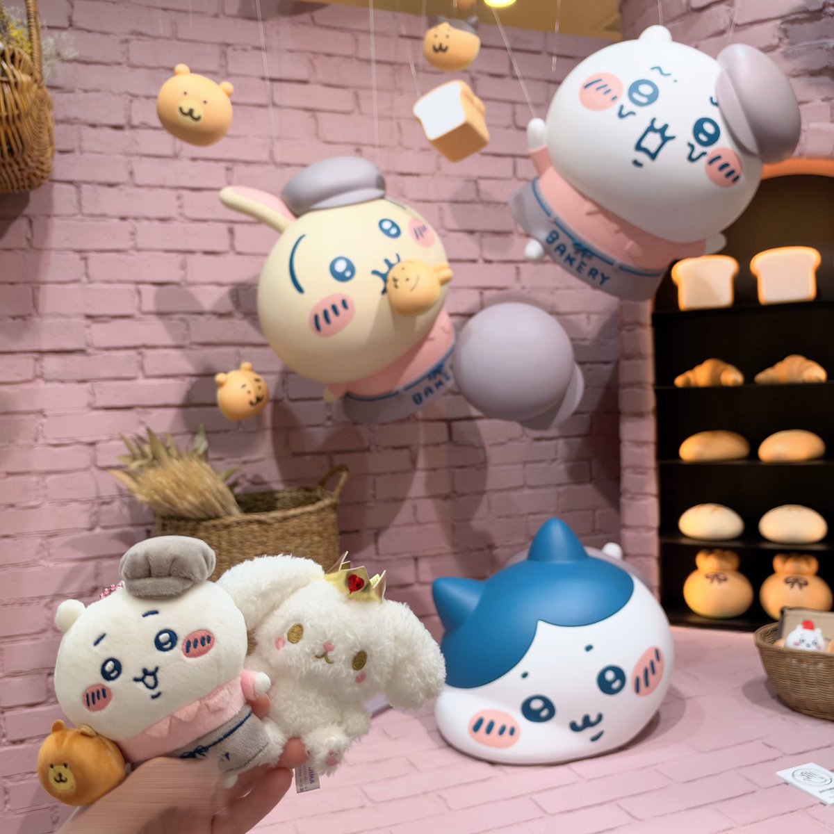 yyy_ppp_m's tweet photo. るるちゃんとちいかわベーカリー🥐🧸
めちゃ可愛くて楽しかった〜〜！ https://t.co/WvIwCs011X