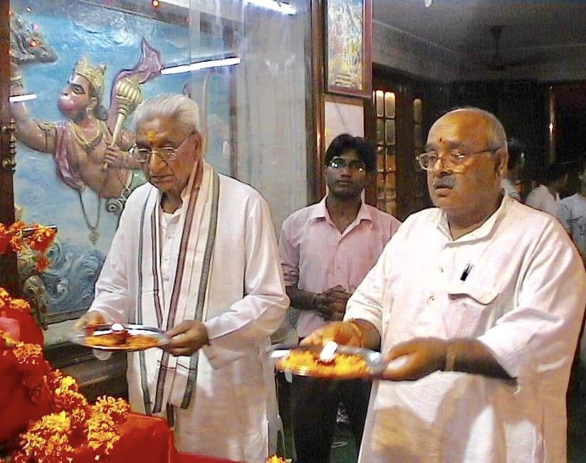 pankaj_hm's tweet photo. श्रीराम जन्मभूमि आंदोलन के महानायक #हिंदुत्व के #पुरोधा, परम पूज्य श्रद्धेय श्री अशोक सिंघल जी की जन्मशताब्दी पर कोटि-कोटि नमन। 🙏🚩
राष्ट्र, धर्म और संस्कृति के प्रति उनका त्याग, तपस्या एवं समर्पण सदैव हम सभी के लिए प्रेरणापुंज रहेगा।
॥ जय श्रीराम ॥ 🚩 #VHP https://t.co/uv2DoY0xwl
