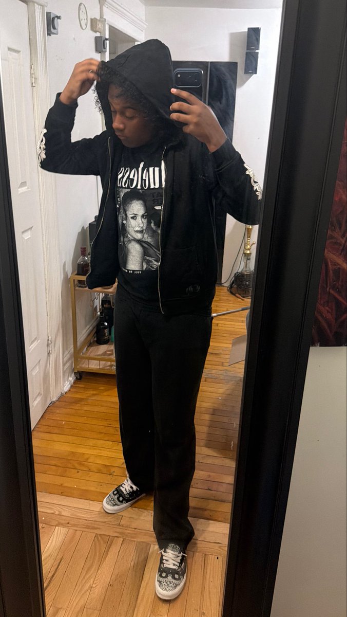 Melflacooooo's tweet photo. Love yourself brotha 🫵🏾 https://t.co/HwZjBt8MqR