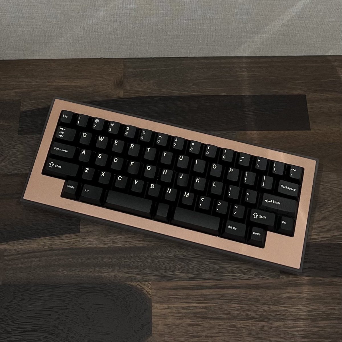 mojitoooon's tweet photo. Protagonist / GMK blacksnail
MXで使ってたやつにrakka のせてみた
Copper PC Copper です
こしおさん感謝 https://t.co/5IFizftuTD