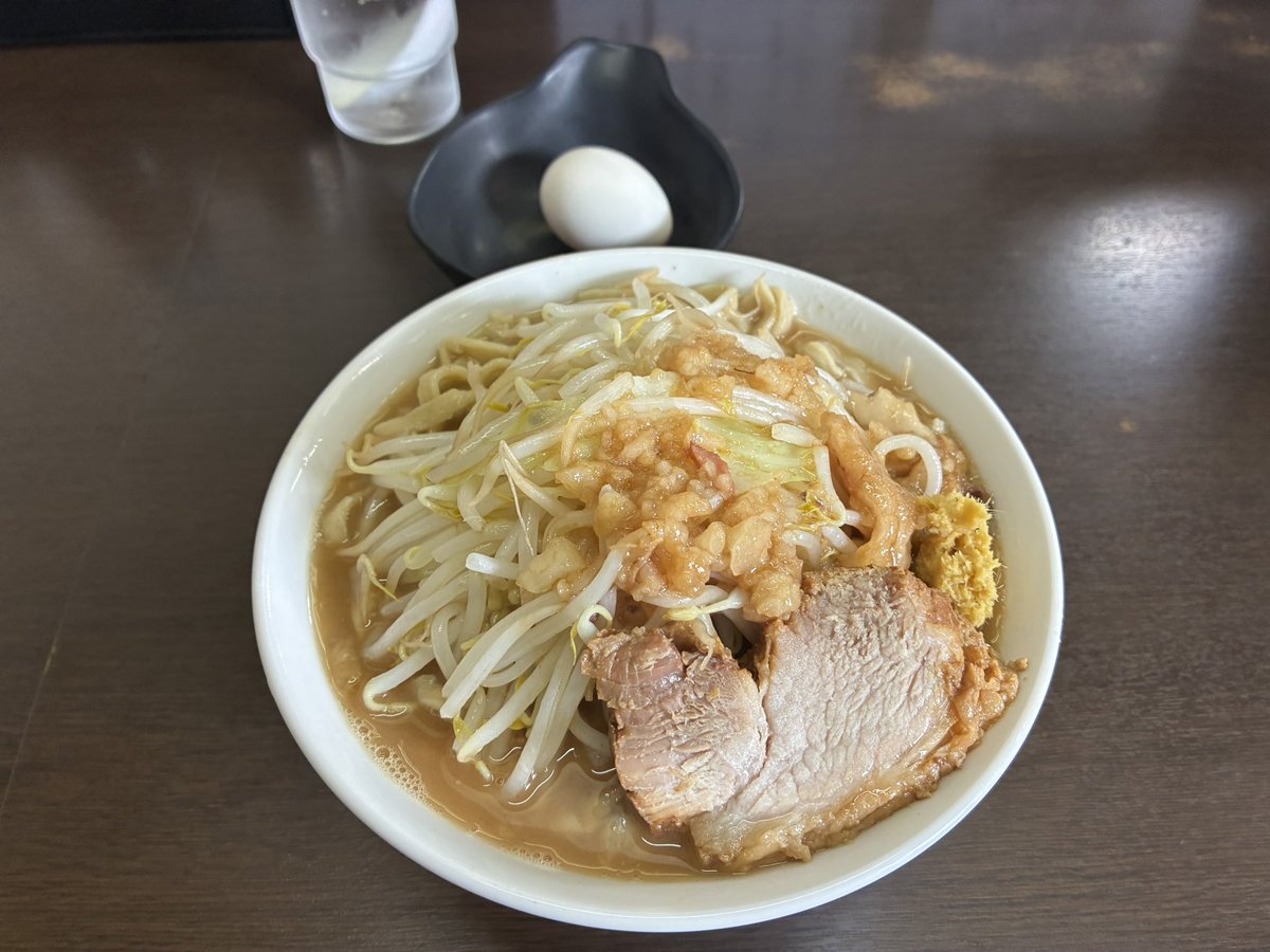 strh_0517's tweet photo. 金曜日はどでんを食べて、土曜日はぎと家を食べて、今日の日曜日は百歩を満腹になるまで替え玉して食べたからしばらくラーメン食べるの我慢しよ(多分無理) https://t.co/OP4EmX4Etx
