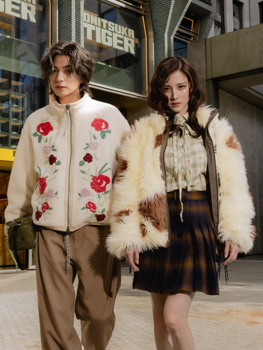 Gulfkanawutofc's tweet photo. IG : baifernbah

Wow~ คุณ​ BAทั้ง2 คนหล่อและสวยเกินต้านสุดๆ​ 😍😍

GULF SHINES IN MILAN​
#OnitsukaTigerSS27xGULF
#OnitsukaTigerSS27
#OnitsukaTiger
#GulfKanawut ​#MFW
@gulfkanawut
@OnitsukaTiger https://t.co/EPDTPBSzud