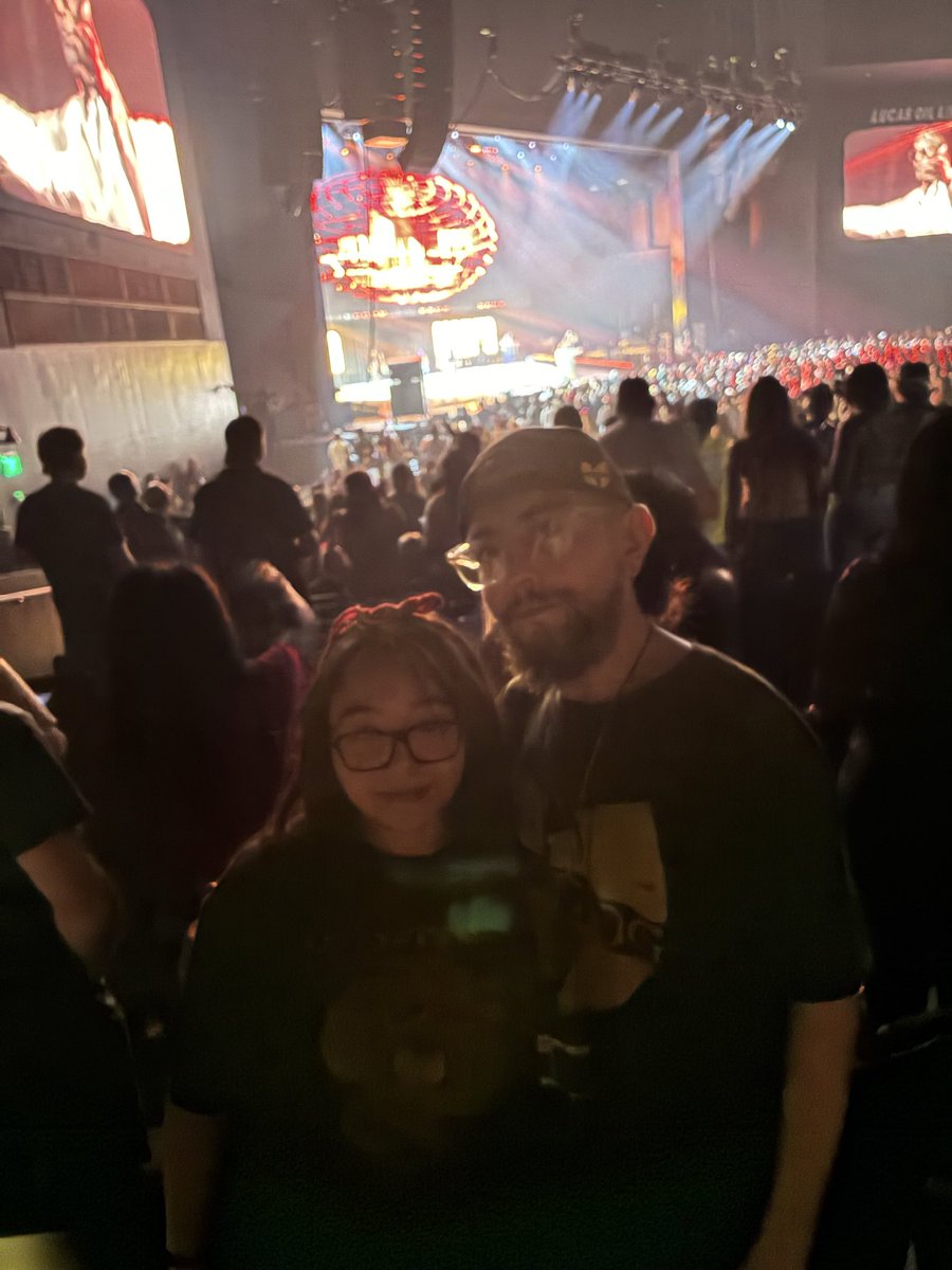 juliofunkytown's tweet photo. Big thanks to @WinStarWorld &amp; the legendary @WuTangClan. I got chance to bring my girlfriend to a Wu tang concert. #FinalChamberTour S/o to the entire Wu tang killa bee army. https://t.co/eSKlMMvKkp