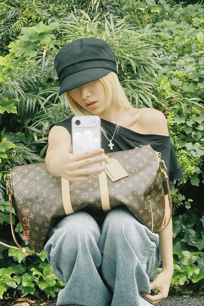 XGOfficial_'s tweet photo. Thank you for this beautiful present❤️🥹✨I love you LV❤️❤️

#MAYA #XG 
#LouisVuitton https://t.co/dzCY6bBteB