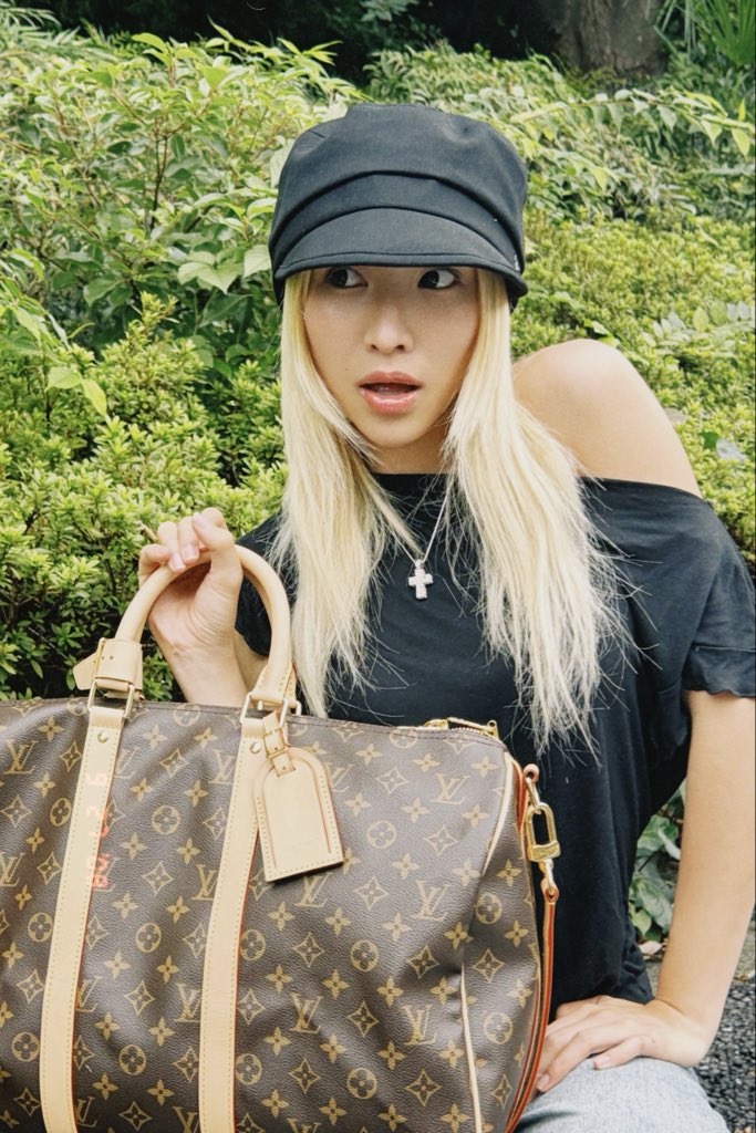 XGOfficial_'s tweet photo. Thank you for this beautiful present❤️🥹✨I love you LV❤️❤️

#MAYA #XG 
#LouisVuitton https://t.co/dzCY6bBteB