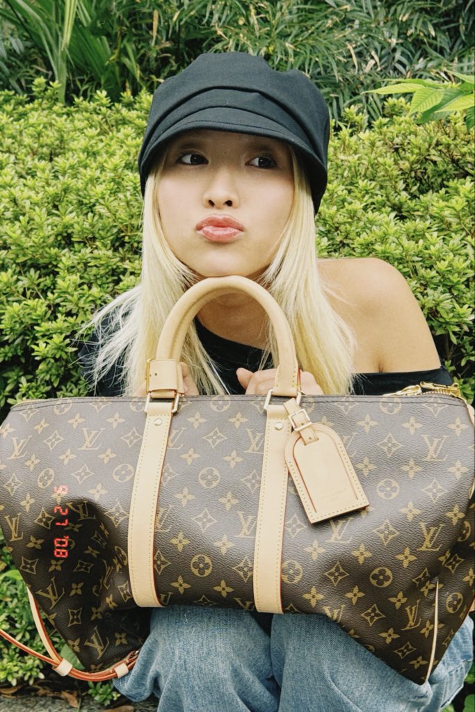 XGOfficial_'s tweet photo. Thank you for this beautiful present❤️🥹✨I love you LV❤️❤️

#MAYA #XG 
#LouisVuitton https://t.co/dzCY6bBteB