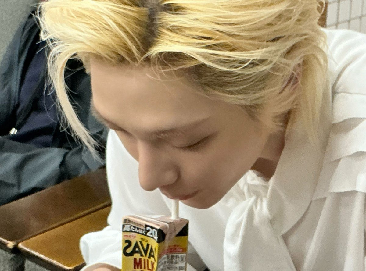 myeppiho's tweet photo. 아귀여워 ㅋㅋㅋㅋㅋㅋㅋ 왜 그렇게 먹는거야 https://t.co/CCnR5Lvgmy