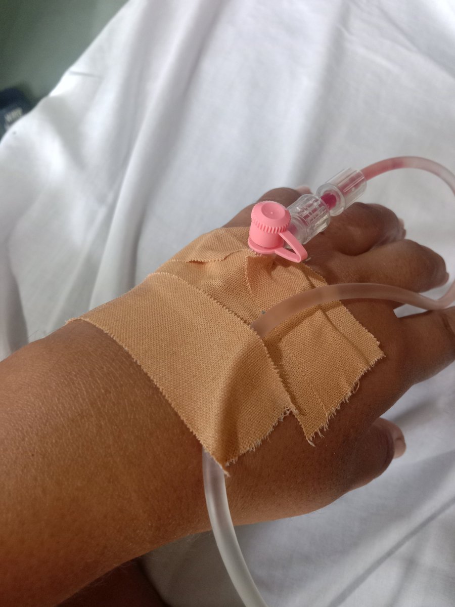 mileivmi's tweet photo. Myerkules ng Gabi mag draw na sana Ako ng last surprise natin pero suka na Ako ng suka hapon palang sa Bahay kaya nakapagdecide ako na magpadala sa hospital dahil naka sampung suka na ako bago ako ka admit and until now I'm still here may UTI daw ako at need pa magpa ultrasound kaya wait pa Ako ng Monday for schedule tapos baka di pa ma release kung anuman magiging result sana okay lang please pray for me kasi ayoko din tumagal dito 😔😭