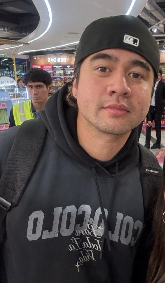 TopsBestFren's tweet photo. He’s giving (my) boyfriend vibes. https://t.co/eh2DXeAGAE