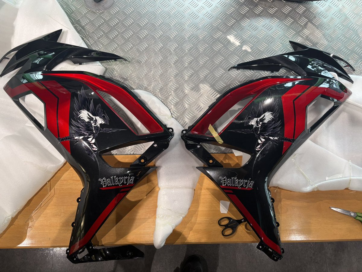 LUSIAS1013's tweet photo. 新しいカウルには色々文句あるけどとりあえずの準備ができたよ…     事故ったの4月末な！？ https://t.co/2H4mjj8wRf