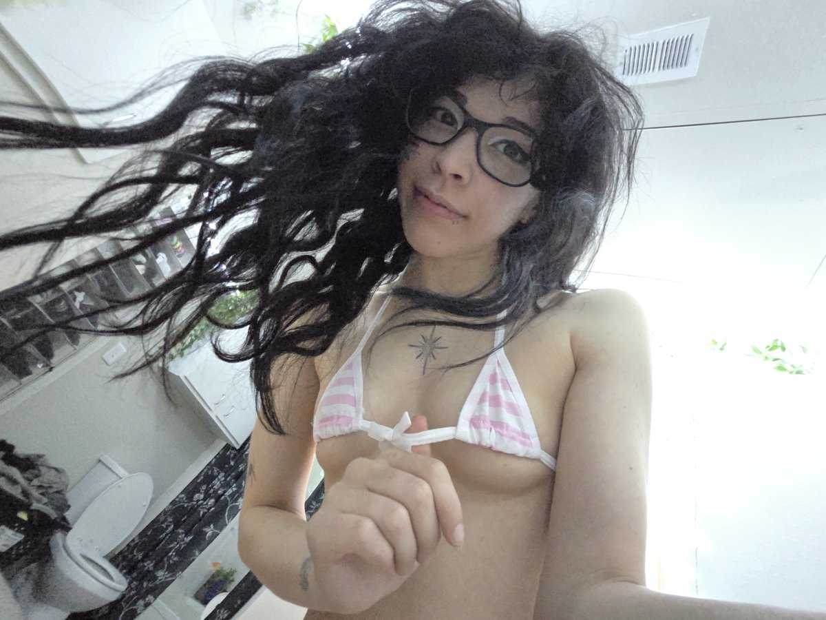 ang31gir1_'s tweet photo. Repost 400 for a small video https://t.co/JAyA6o89lx