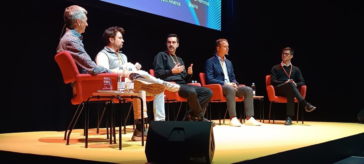 JavierHermosa21's tweet photo. If Wind/Solar and AI are to coexist in Europe, flexible load (and there’s no second best after Bitcoin Mining) is inevitable.

TSOs and most importantly generators need to understand this rather sooner than later. 

Thank you @geyer_rachel for organizing the European Mining Summit. Thank you also to @Proxy18387764, @DSBatten and @alexneumueller for the constructive conversation.

I think the future is bright for Bitcoin mining in Europe. Onwards!