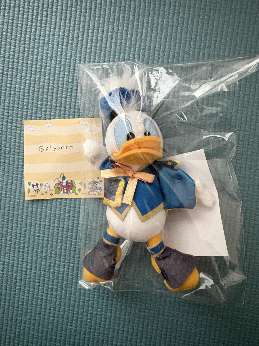 piyooto's tweet photo. 【交換】ディズニー　ハッピーくじ

譲:B賞 ドナルド

求:C賞 トートバッグ　青

郵送交換、もしくは名古屋手渡し可能な方 https://t.co/BBT31IcLWT