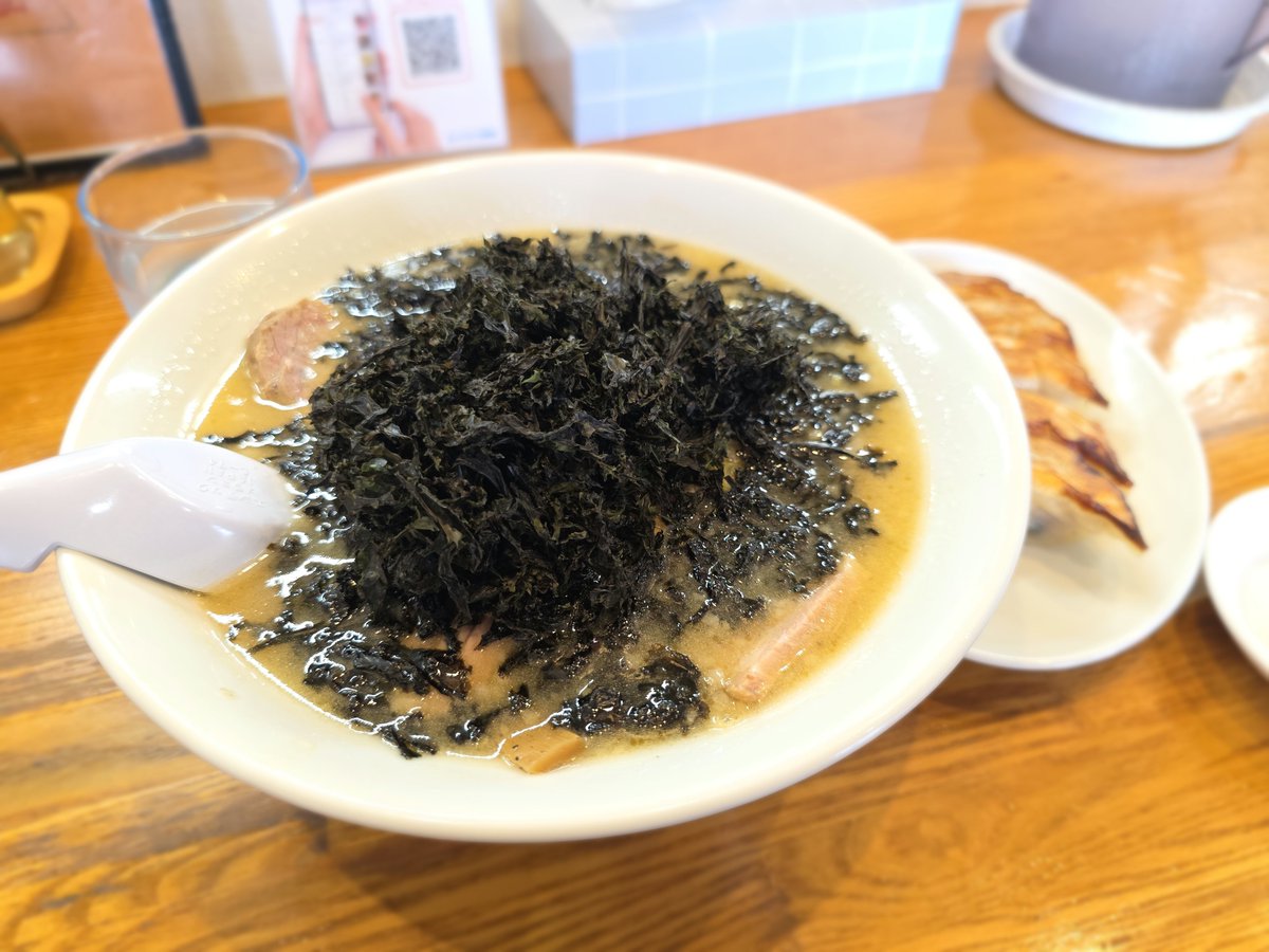 d_mlov's tweet photo. 職場近くで一番好きだったスタバ食べ納めしてきた🥲 https://t.co/Iw6P4lsNwD