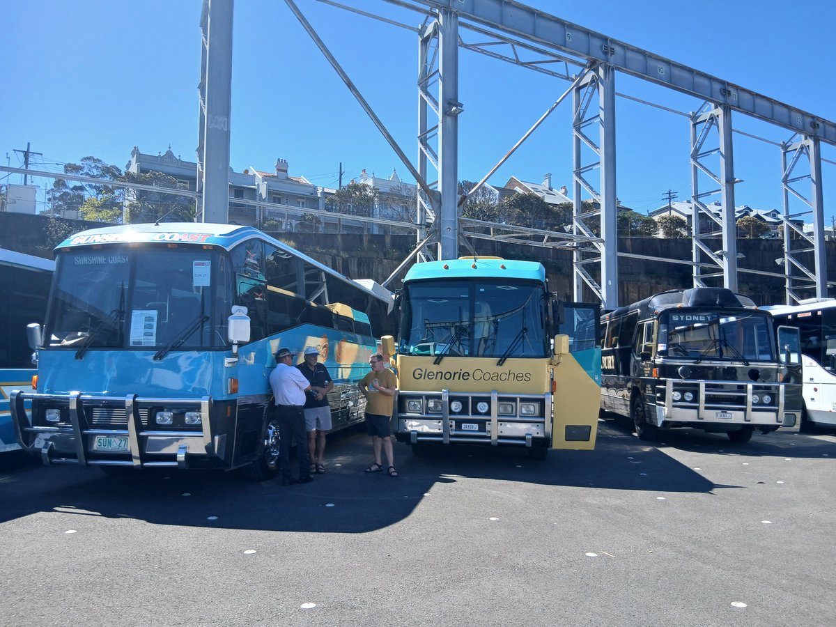 asterope8888's tweet photo. B10M以外にも興味深いバスがたくさんいました。
カンガルーバーがいい雰囲気を出していますね。 https://t.co/SNOH2sgCzT