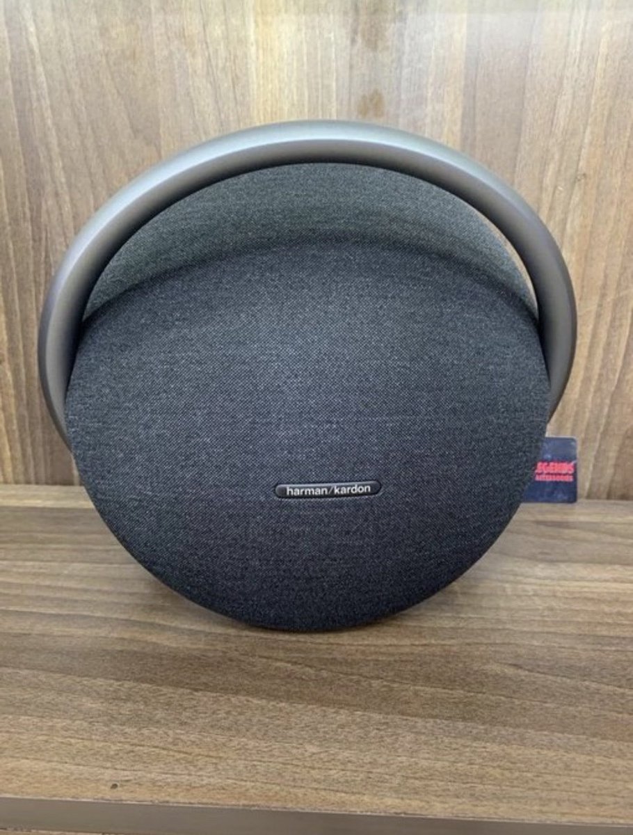 theyfwoc's tweet photo. Which speaker has a better sound system? 

JBL                                  Or              Onyxx studio https://t.co/3UmHSc1kWh