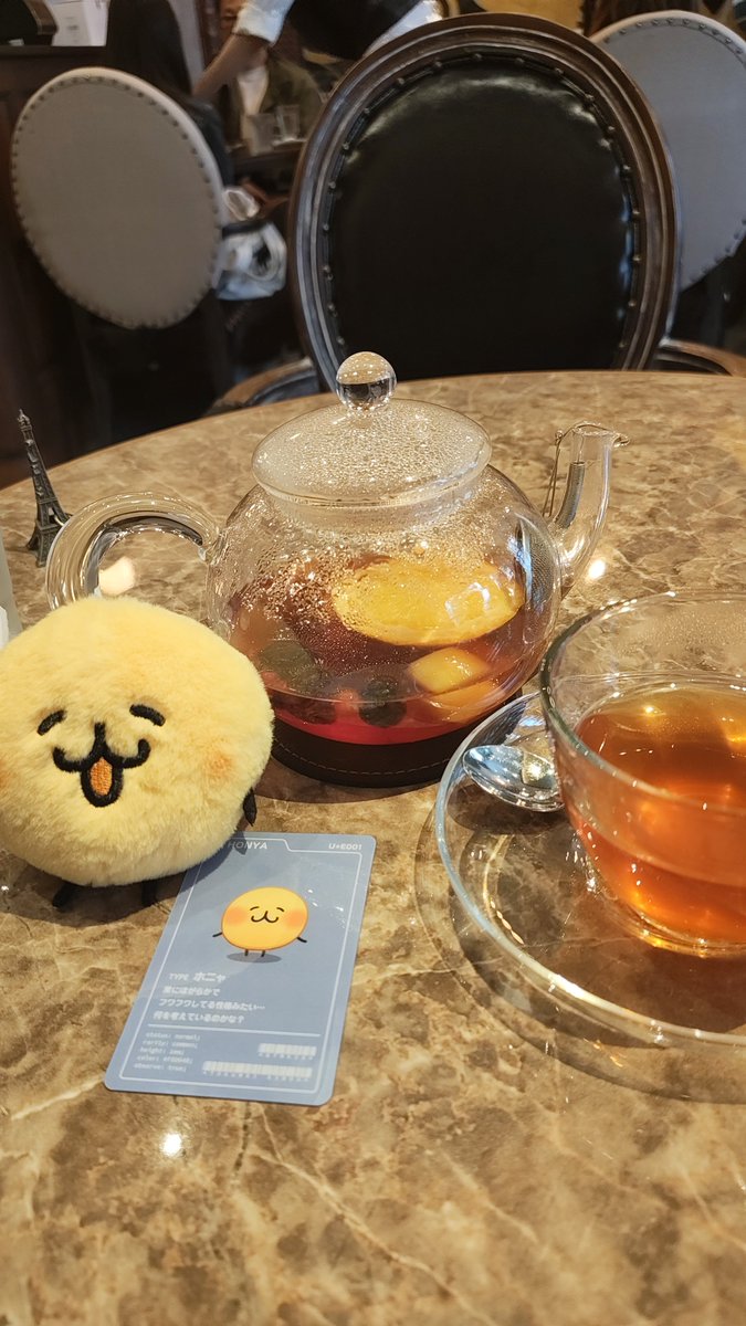 nattooooooop's tweet photo. えもじの子ポップアップ行ってきた〜！！
売り切れ多発だったけど内装の子たちもいちいち可愛くてたまらんかったです
人生初のぬい撮りも記念に⋯
#えもじの子 https://t.co/hYfmwvmqaP