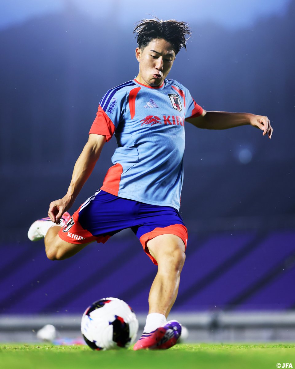 jfa_samuraiblue's tweet photo. 𝙎𝙝𝙤𝙤𝙩！👟💥⚽️

相馬勇紀｜佐藤龍之介｜齋藤俊輔

#サッカー日本代表 https://t.co/uEeaEhiXRO