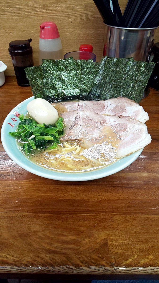 panti823's tweet photo. @Kiyo6237yui グッチさんこんにちわ🙇‍♂️
本日も宜しくお願いします☁️

そうなんですよ！自分もビックリしたのですが元チーム8のメンバーが復帰とは🤭

昨夜からこのライブに参戦してるヲタ友さんが先程今日も参戦しに向かいました🧪✨🧪

日曜日も終わりですがごゆっくりお過ごし下さい🌈✨ https://t.co/3GHFiWeBQu