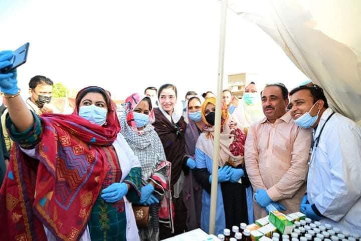 RazaDharijo's tweet photo. 4 years ago today, First Lady 🇵🇰 MNA BB @AseefaBZ at Nawabshah ♥️ ✨ https://t.co/0Ym5ICfSrB