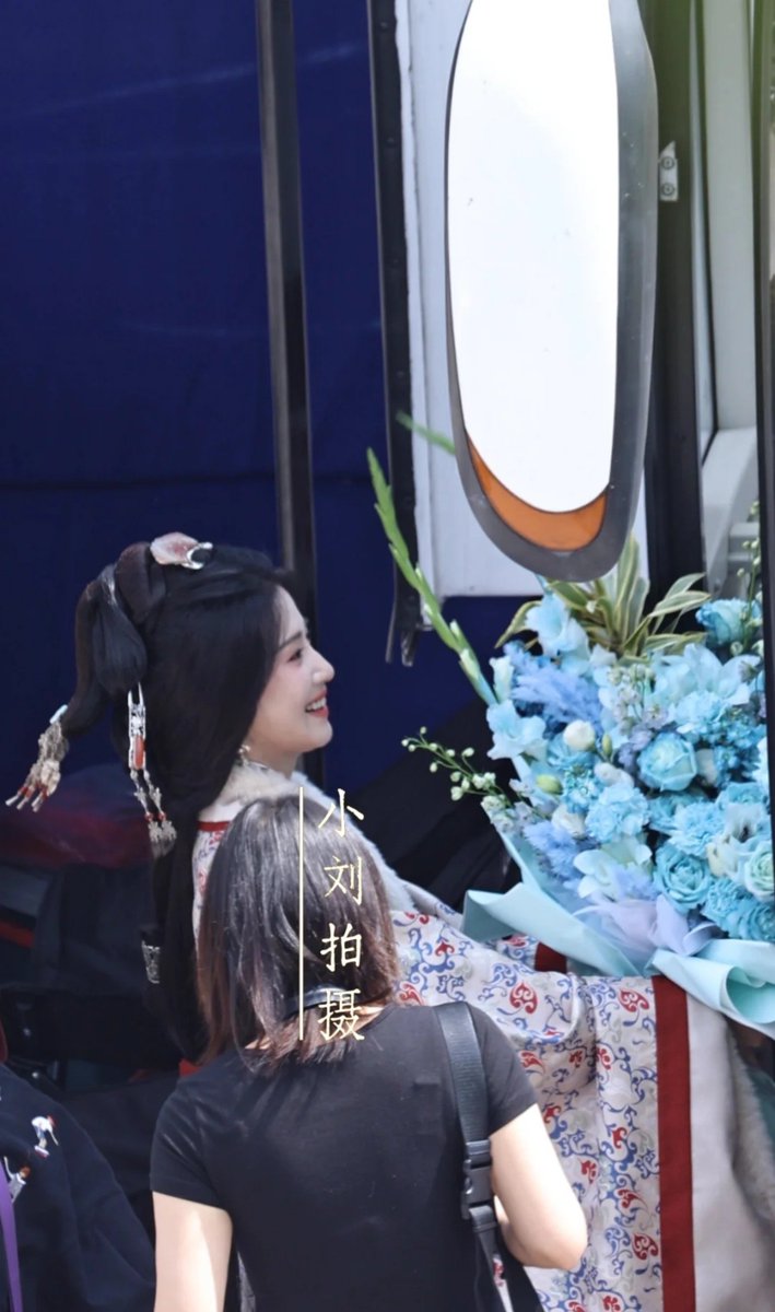 Nightstillight_'s tweet photo. 260927 ช่อดอกไม้ใหญ่เบิ้มๆในวันเกิด 💐🩵

#LuYuxiao #หลูอวี้เสี่ยว #卢昱晓
#Revenge  #刺棠 https://t.co/nYfOFGyZuK