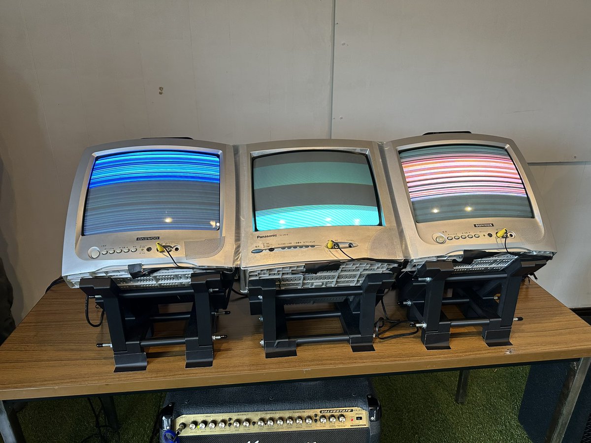 noPointExcept's tweet photo. 昨日は、電磁楽器体験会参加しました。
めちゃくちゃ楽しい！
いろいろ電磁楽器を詳細的に説明してくださってありがとうございました。
また行きたい！
#electronicosfantasticos 
#電磁楽器体験会 https://t.co/VG8h9RgsZJ