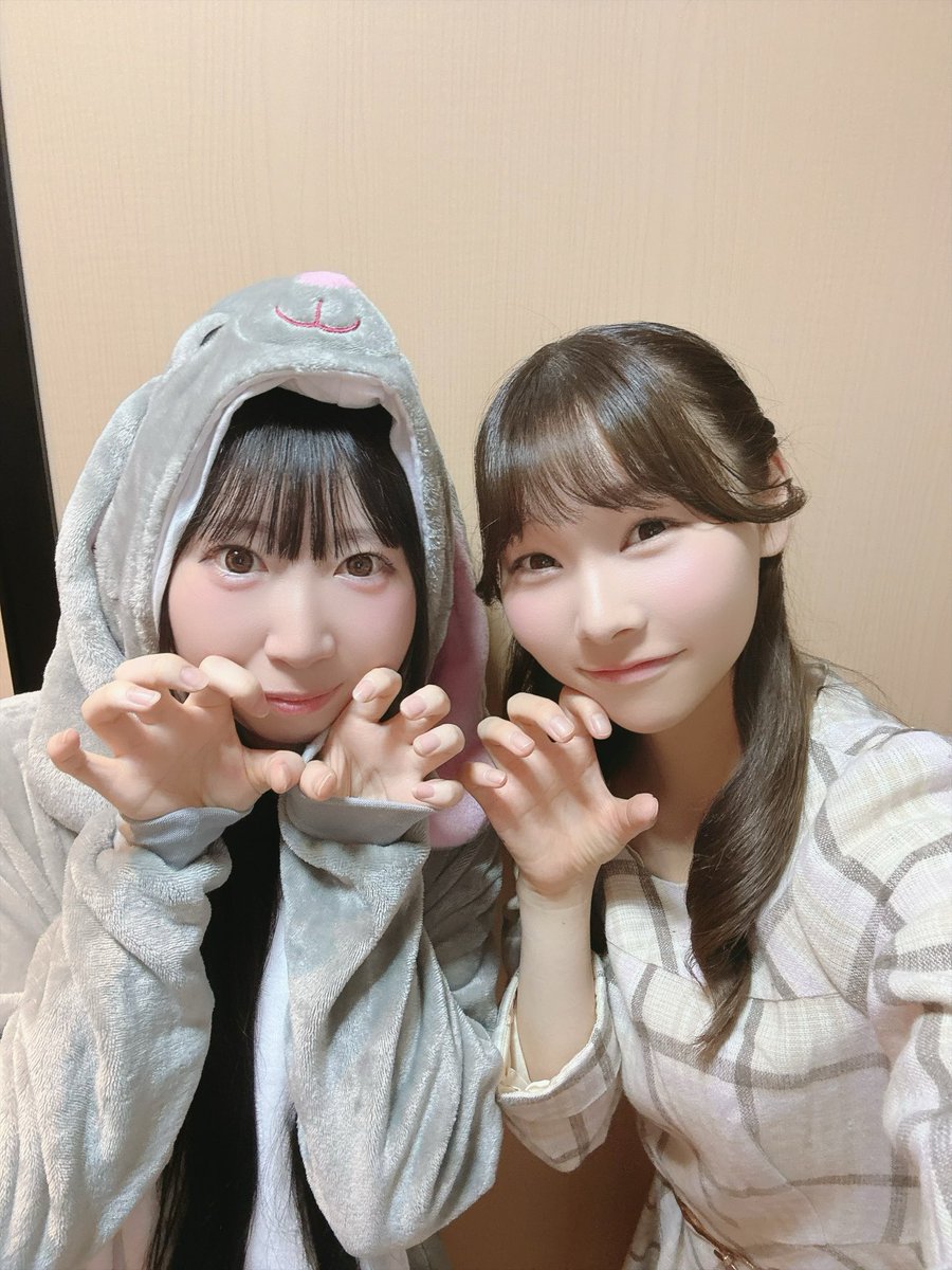 riho_caeca's tweet photo. ソノウチ今日もライブに来てくれてありがとう！！！

なんとっ！
PANDA CLUBさんのみおなちゃんとお写真とりましたー😊😊😊 
かわいい♡
こんどお茶する約束しちゃった😋
 #ふんわりほ https://t.co/Vb8t4Lpabc