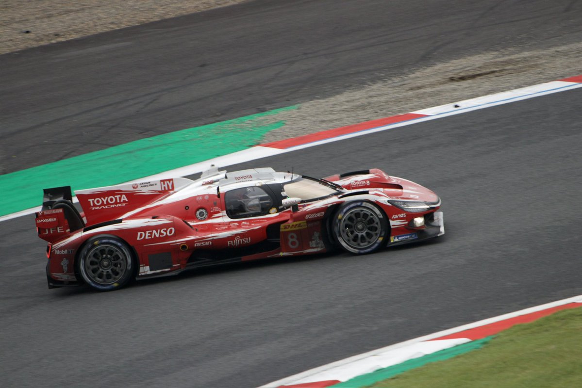 takeru_bianchi's tweet photo. ピットアウトしてきた007ヴァルキリーにぶつけられた…マジかよ
#6HFUJI #WECjp #WEC #富士スピードウェイ https://t.co/vOvfgO5ak3