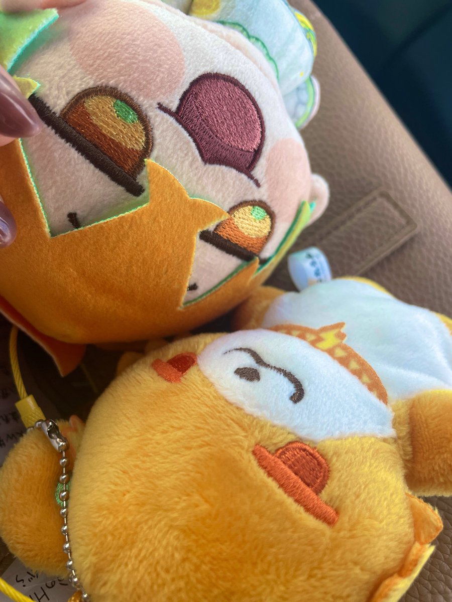 _enaga41's tweet photo. おでライ楽しかった〜泣
素敵な品物購入させていただいたので帰って開封の儀行います✨️✨️ https://t.co/mgnGePG4QU