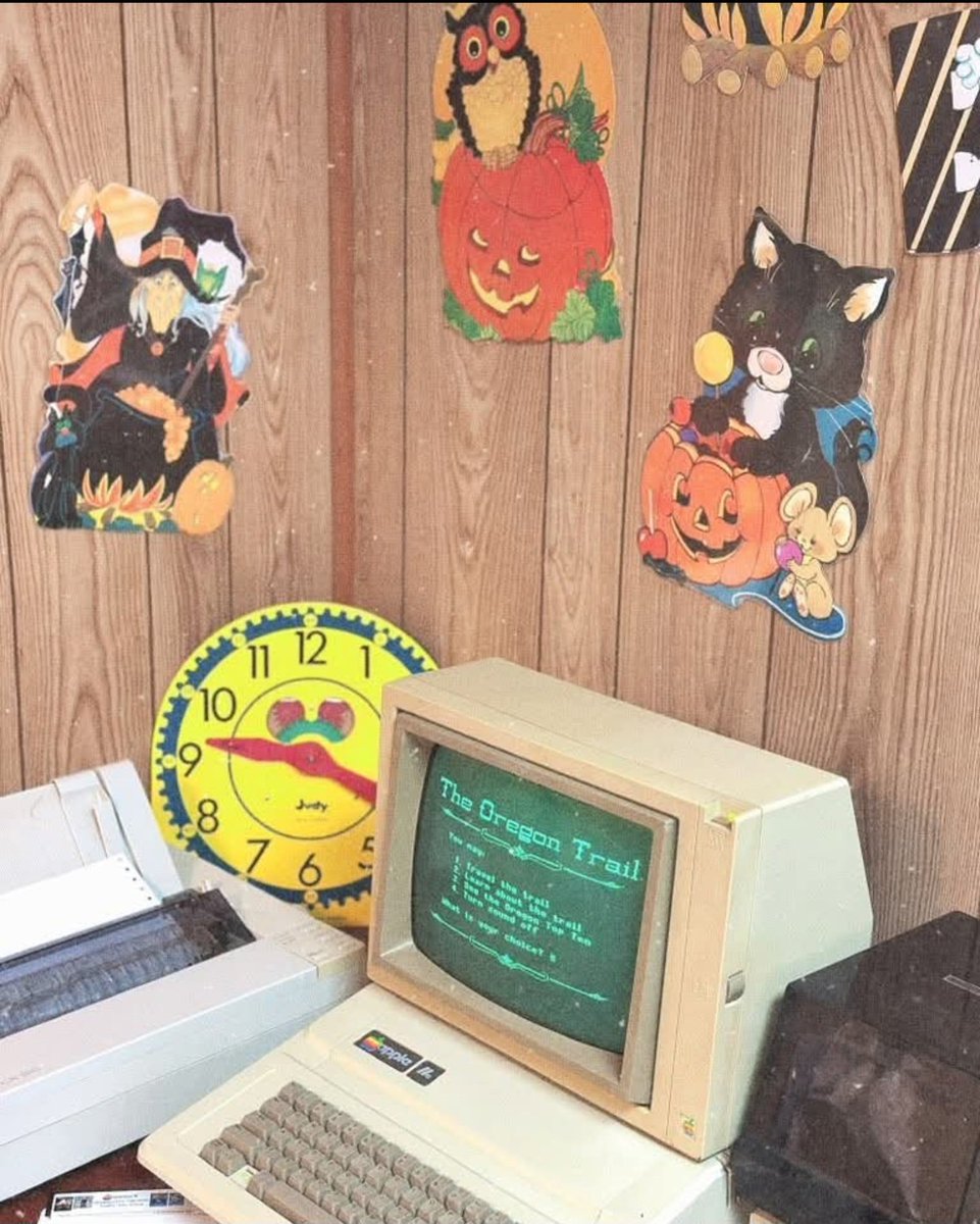 KUEENG_17's tweet photo. @GenXTalks1 What about these Halloween decorations 🥰 https://t.co/qHa906nkd4