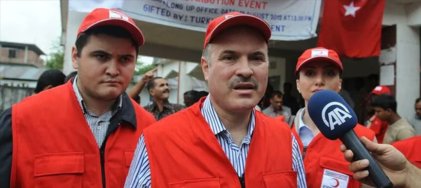 GazeteciDinerGk's tweet photo. Hakkında yakalama kararı bulunan Tera Portföy Yönetim Kurulu Başkanı Erdin Özel gözaltına alındı. Erdin Özel kritik biri. Eşi ile birlikte 2 milyar liralık vurgun yapan Fatma Betül Sayan Kaya ile de yoğun irtibatı var. Erdin Özel, bir dönem AKP Ekonomi İşleri Başkan Yardımcısıydı https://t.co/qelHuxrojk