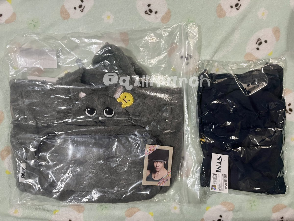 qillmarch's tweet photo. ขาย

เสื้อแอนตัน size 2 รอบพรี
- ใหม่ ไม่แกะ
- 1,300฿

กระเป๋าโทนยังด้อก วอนบิน
- แกะเช็ค ไม่เคยนำออกข้างนอก ของครบ
- 1,400฿

🛒 ค่าส่ง reg 40 / ems 60 https://t.co/Vepy7gNktz