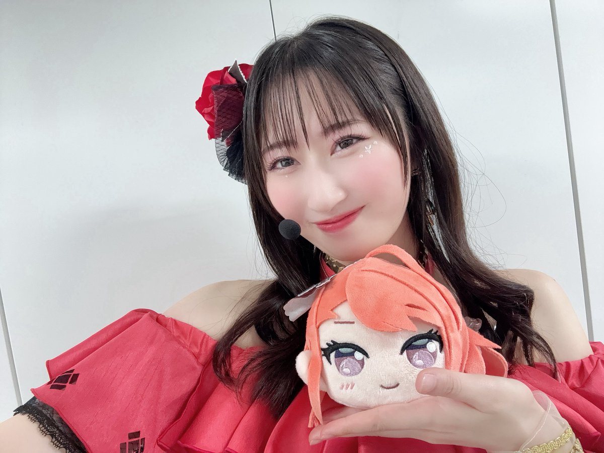 AkihoSuzumoto's tweet photo. #シャニマスソロライブMSP_day2 本日も夏葉と一緒にがんばります！

よろしくお願いいたします💚❤️ https://t.co/f9B3ET26Jn