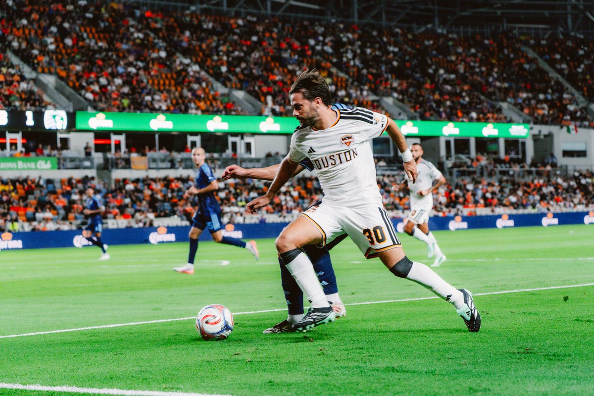 HoustonDynamo's tweet photo. '46 Back to action.

HOU 0-2 SKC | #BringTheHustle https://t.co/32fnh009jF