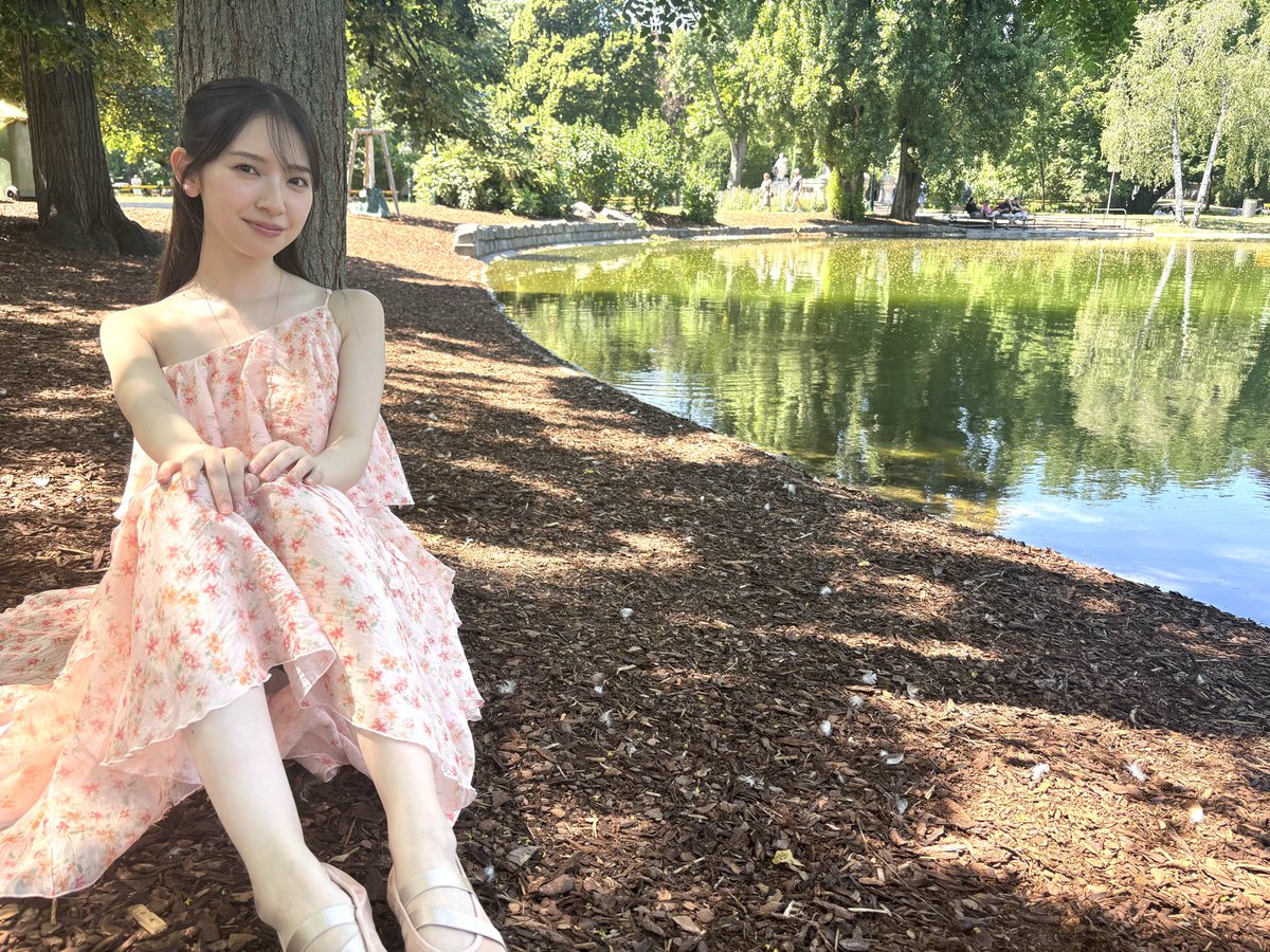 miku_2ndbook's tweet photo. 🍣オフショット公開🍣

お久しぶりのひらひらワンピ🌸
家には鴨がたくさん泳いでいましたよ🦆

#金村美玖2nd写真集_機微 https://t.co/OSLe0cCOni