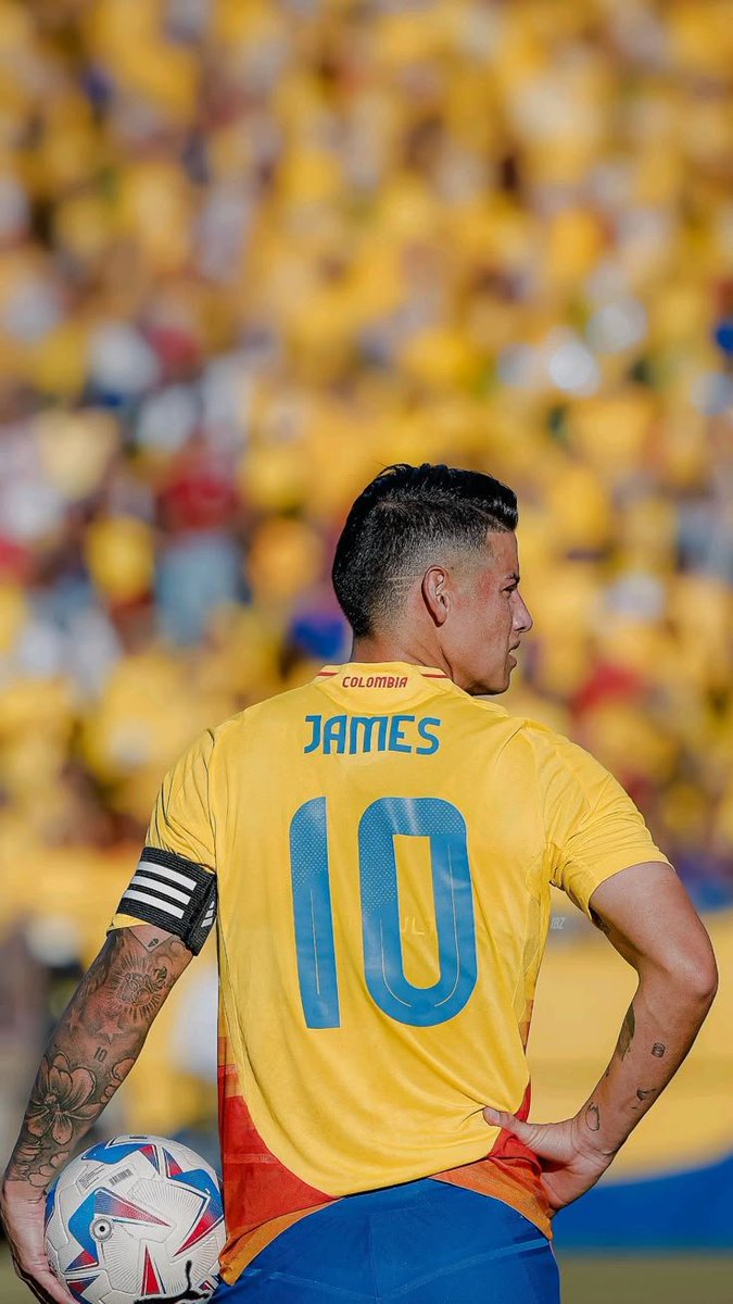 Gxldejames's tweet photo. La 10 pesa, y mucho, te amo Jhoncito, pero esa camiseta no debería ser entregada para nadie de la actual plantilla. https://t.co/FHo3PpEg1M