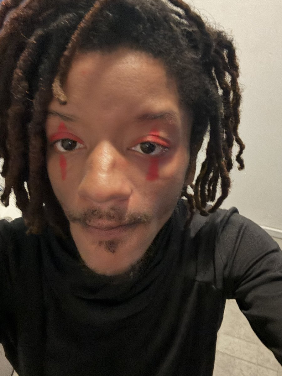 1kultleader's tweet photo. kross eye gang jus like kaiman. https://t.co/QnzjbjFQgS
