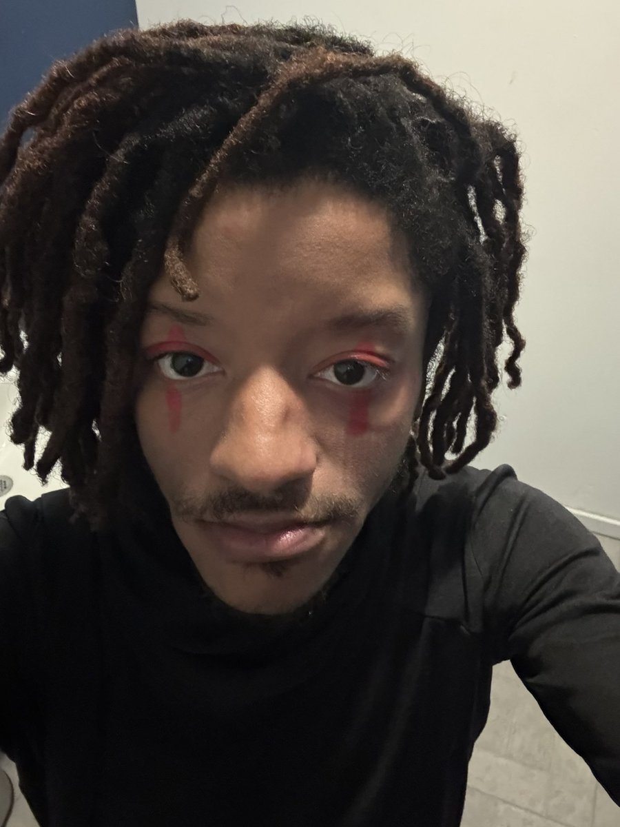 1kultleader's tweet photo. kross eye gang jus like kaiman. https://t.co/QnzjbjFQgS