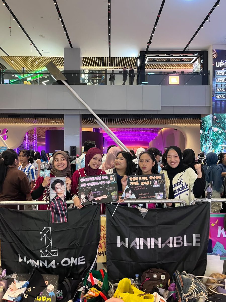 idetrnlwannable's tweet photo. Para pemain perwakilan Wannable, Alhamdulillah lolos sampai round 4, tapi belum rejeki sampai juara, terimakasih Melia sudah bermain dengan baik dan asik. 

tujuan awal memang yang penting Wannable terlihat aktif 🫶🩵

#SuperFandomWar https://t.co/IOqc7B2tNS