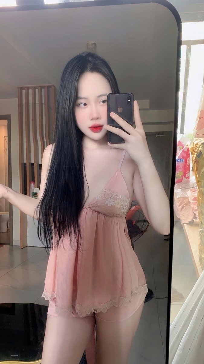 meomeocute2k6's tweet photo. Em nhận sét kèo. Ai có nhu cầu nhắn em. Có phòng riêng hoặc ship tận giường 🛌
Làm tình hơn người yêu nữa ạ https://t.co/uuKIDff7sk