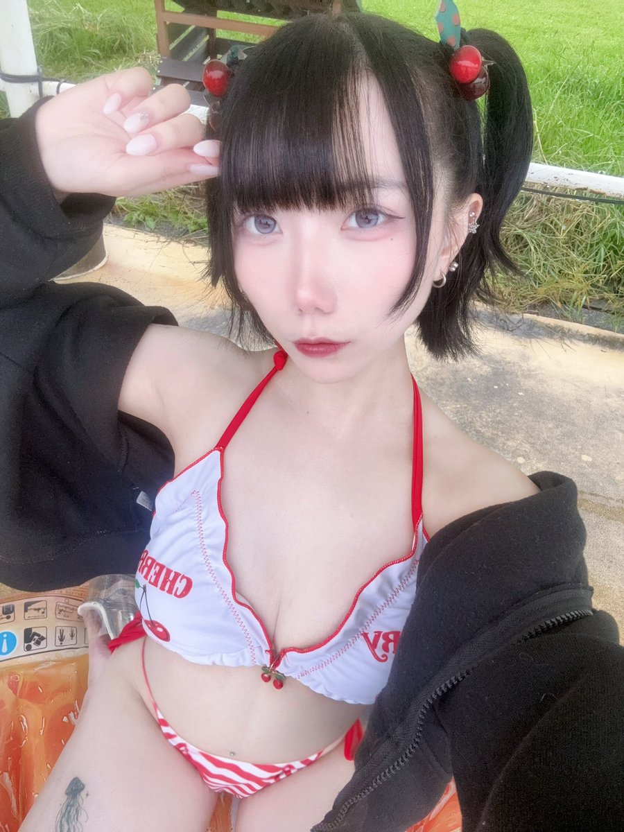 ginka_model's tweet photo. おはチェリーガルーぎんかです🍒´-

やっと今日コスホリだね🥹わかわくしてます、皆遊びに来てねん(；；)

B11-12 おさしみ帝国で待ってます♡ https://t.co/XiJWQceSxx