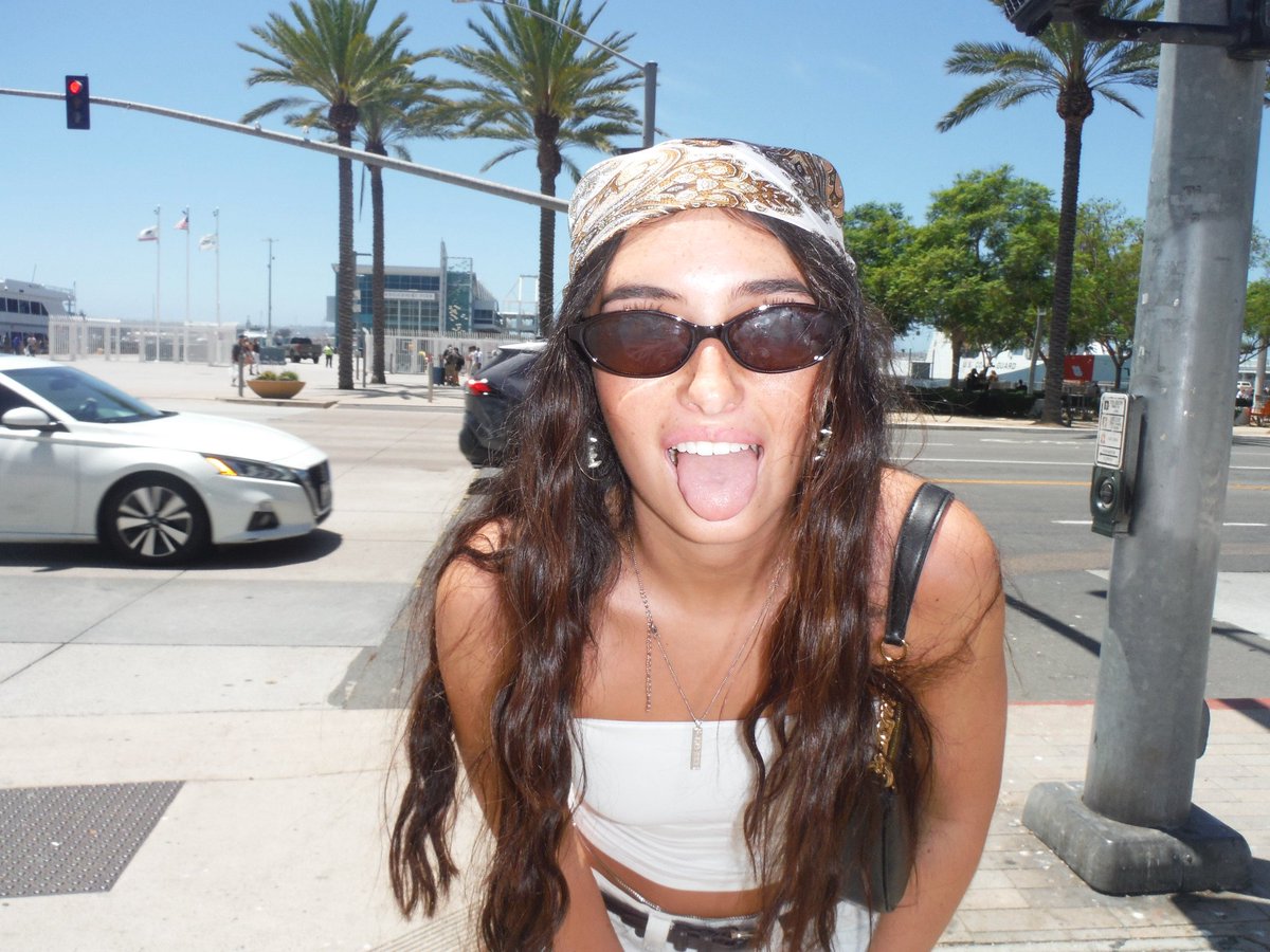 Brookpaigeee1's tweet photo. Cute enough to get away with this face. https://t.co/7RbRJfPABA