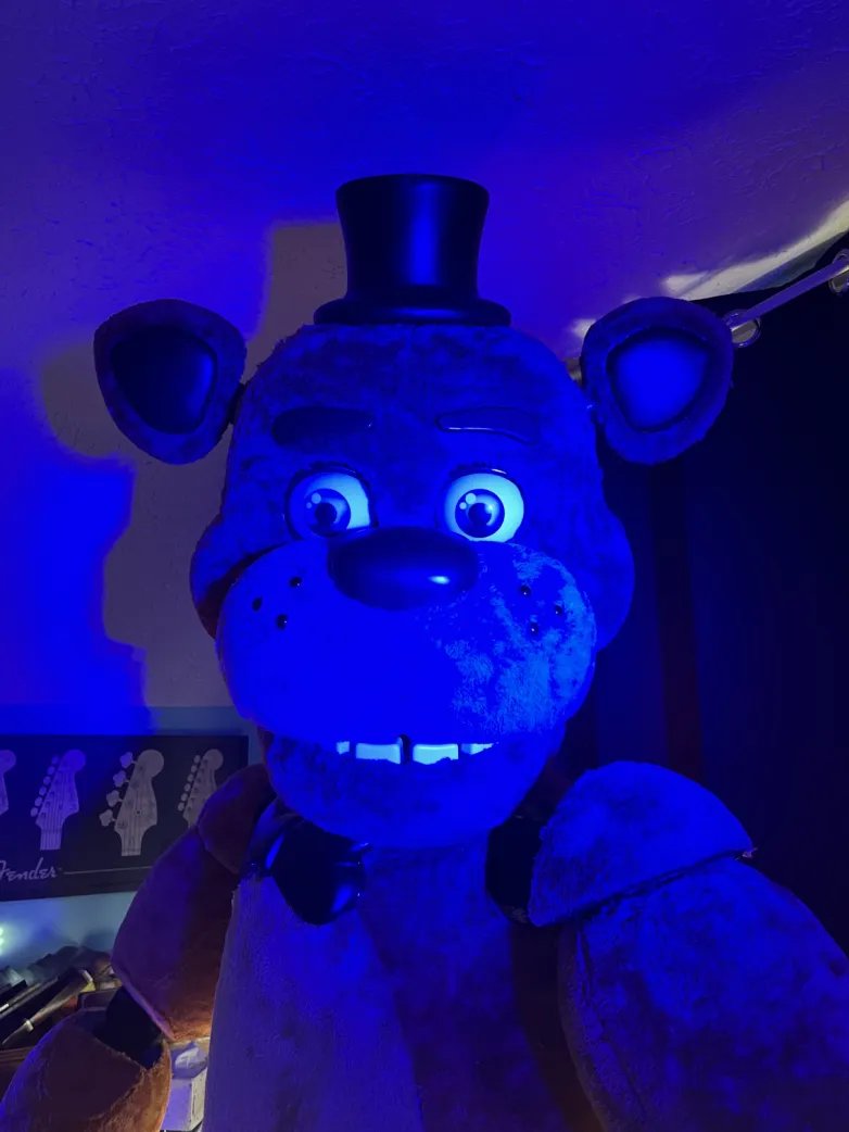 AnimFaz53238's tweet photo. @RattyCheeze imagine not owning him couldn't be me (also i put stage lights in my room to make him be bear5 https://t.co/RT6vavjqgH
