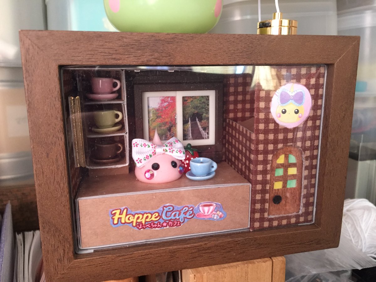 ekakinokinoko's tweet photo. ほっぺちゃんカフェオープンしました！ 
（ミニチュアやっと完成）  

シルバーウィーク中にちまちま作ってました（笑） 
#サン宝石 
#ほっぺちゃん https://t.co/cGLtLAGZ37