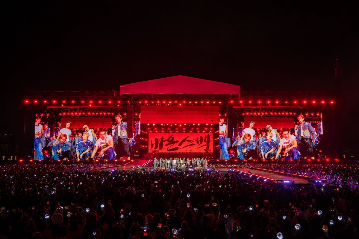 skzinfoespmx's tweet photo. Increíbles fotos de Stray Kids en México en su primer día de concierto con STRAYCITY 🇲🇽 https://t.co/nDTikiEx0H