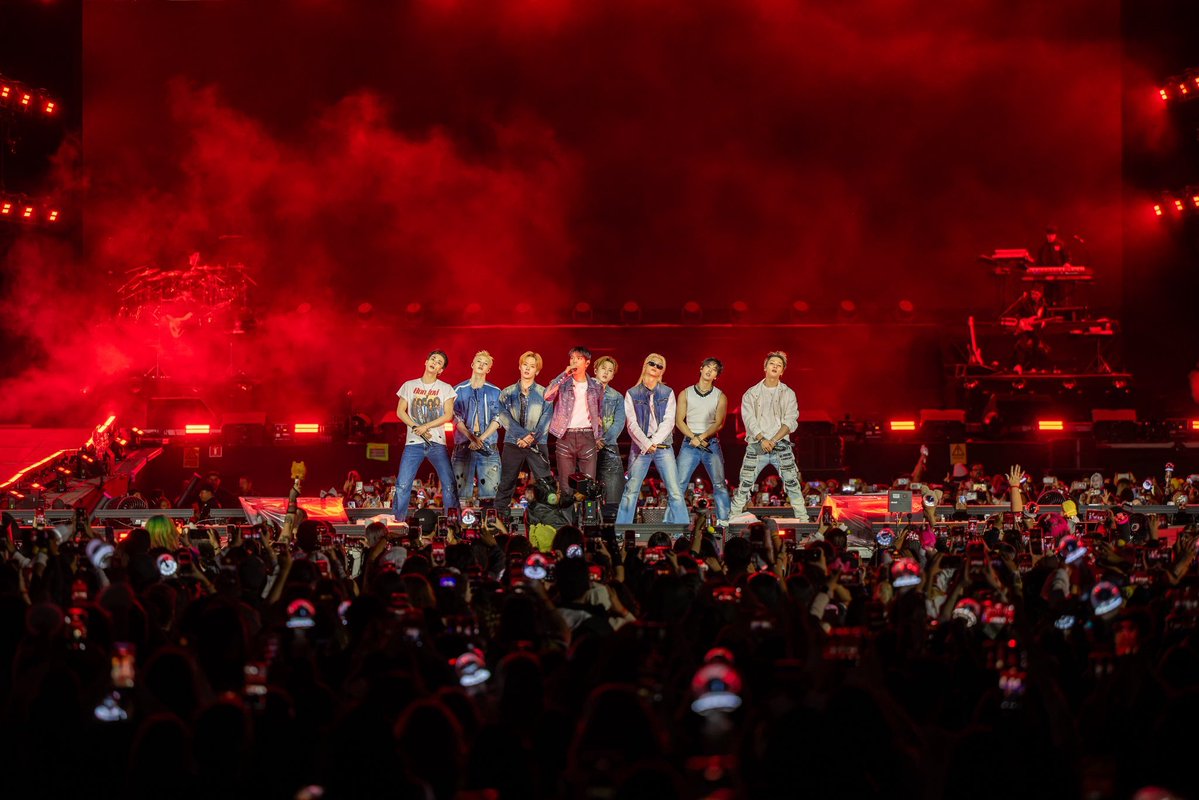 skzinfoespmx's tweet photo. Increíbles fotos de Stray Kids en México en su primer día de concierto con STRAYCITY 🇲🇽 https://t.co/nDTikiEx0H