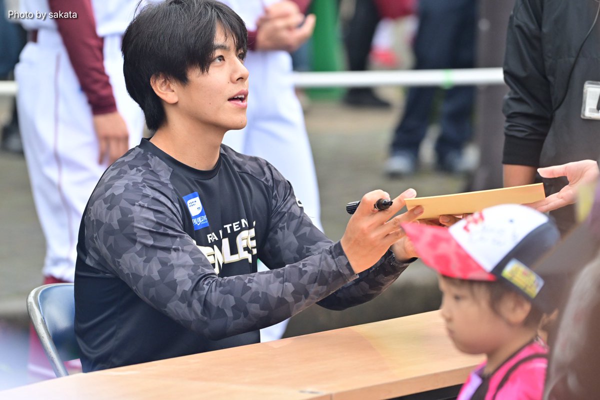 turkeyVB's tweet photo. サイン会と撮影会 https://t.co/7z68deEzQL