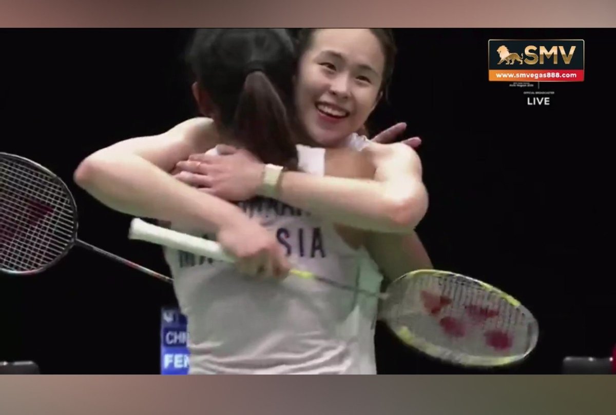 Blazie_Harsh's tweet photo. Pearly Tan &amp; Thinnan Muralitharan totally outclass Indian pair of Treesa Jolly &amp; Gayathri Gopichand in QFs of Asian Games. Score: 18-21, 9-21 https://t.co/vj4ymHZrdR