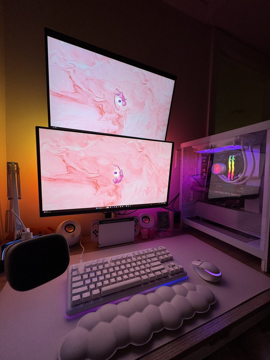 haleyyxlynn's tweet photo. ☁️🩷🖥️ https://t.co/wdKabRjgUe