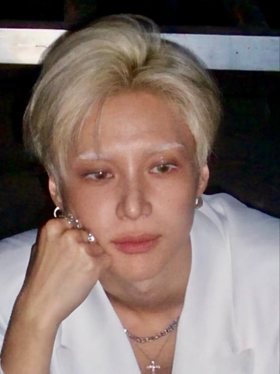 nimeat0731's tweet photo. 하얀 속눈썹 좋아 🤍🤍🤍✨✨ https://t.co/Y7KnrwVkNz